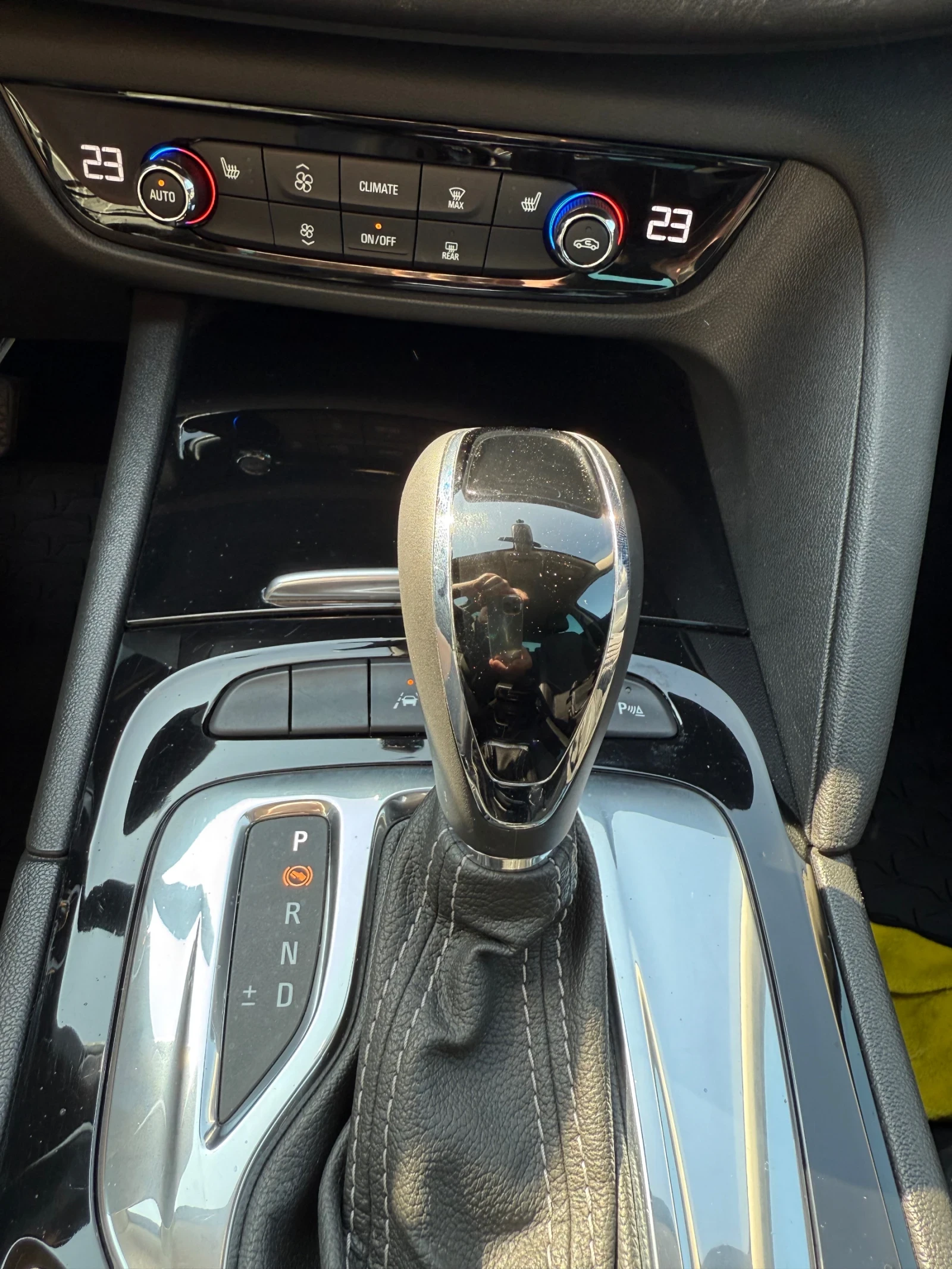 Opel Insignia Grand Sport, снимка 14 - Автомобили и джипове - 55930532