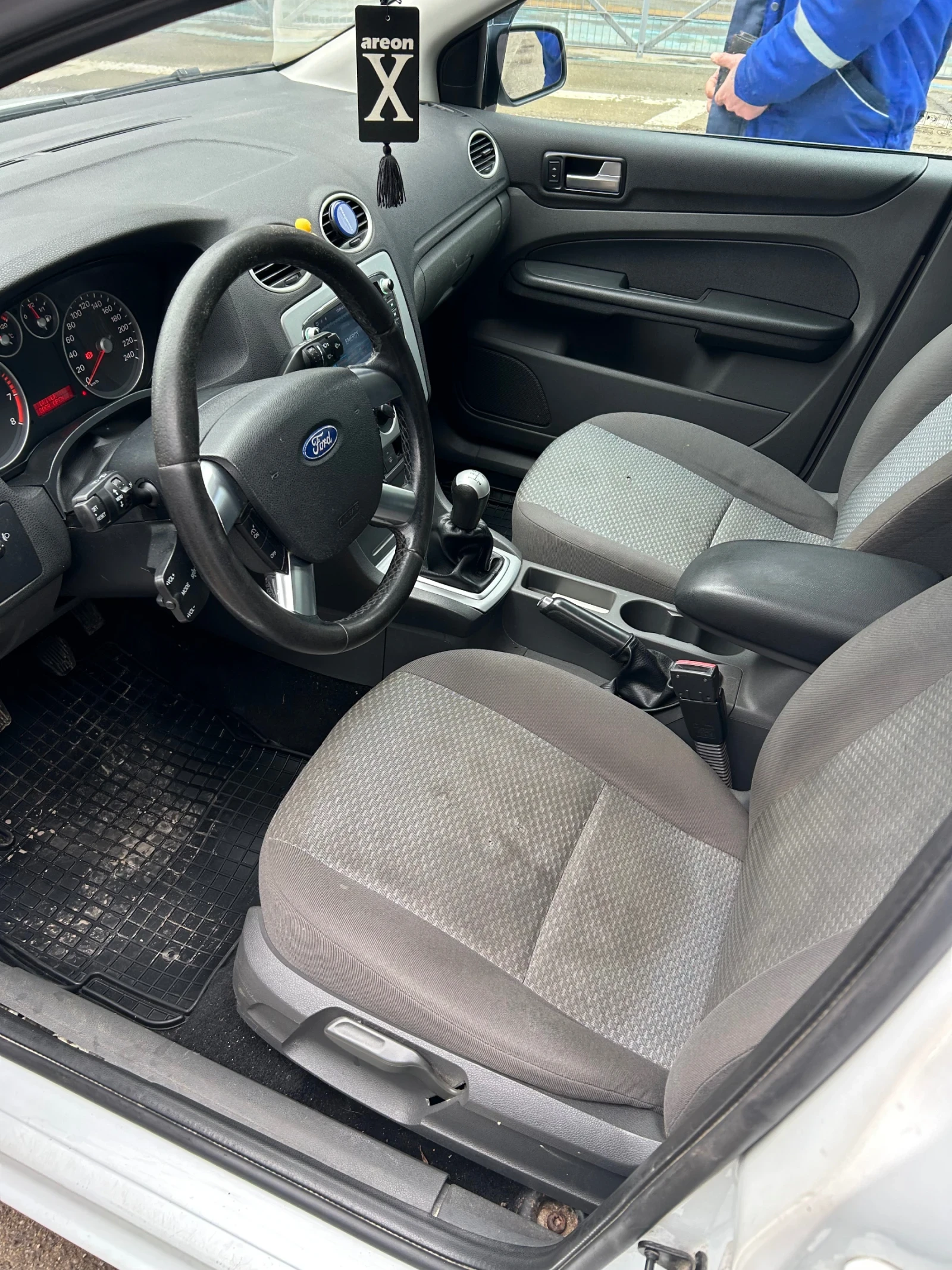 Ford Focus 1.8, снимка 8 - Автомобили и джипове - 55961736