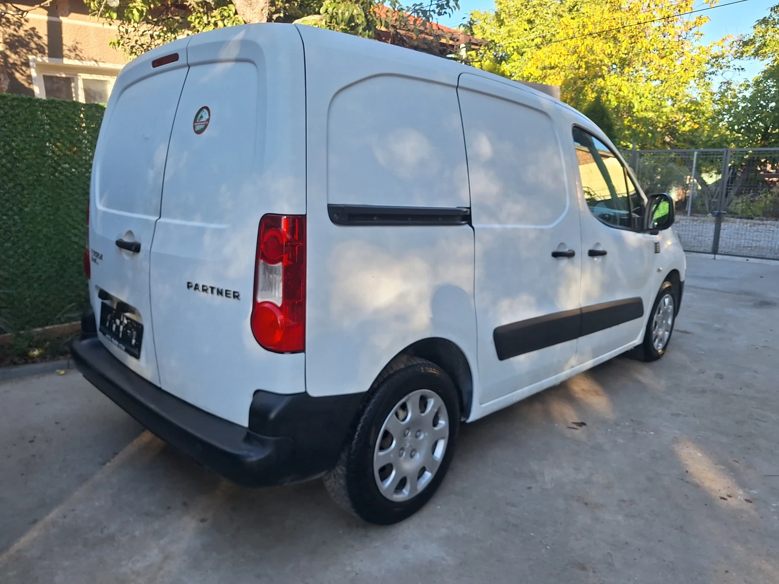 Peugeot Partner 1.6 HDI-75, снимка 7 - Автомобили и джипове - 56355758