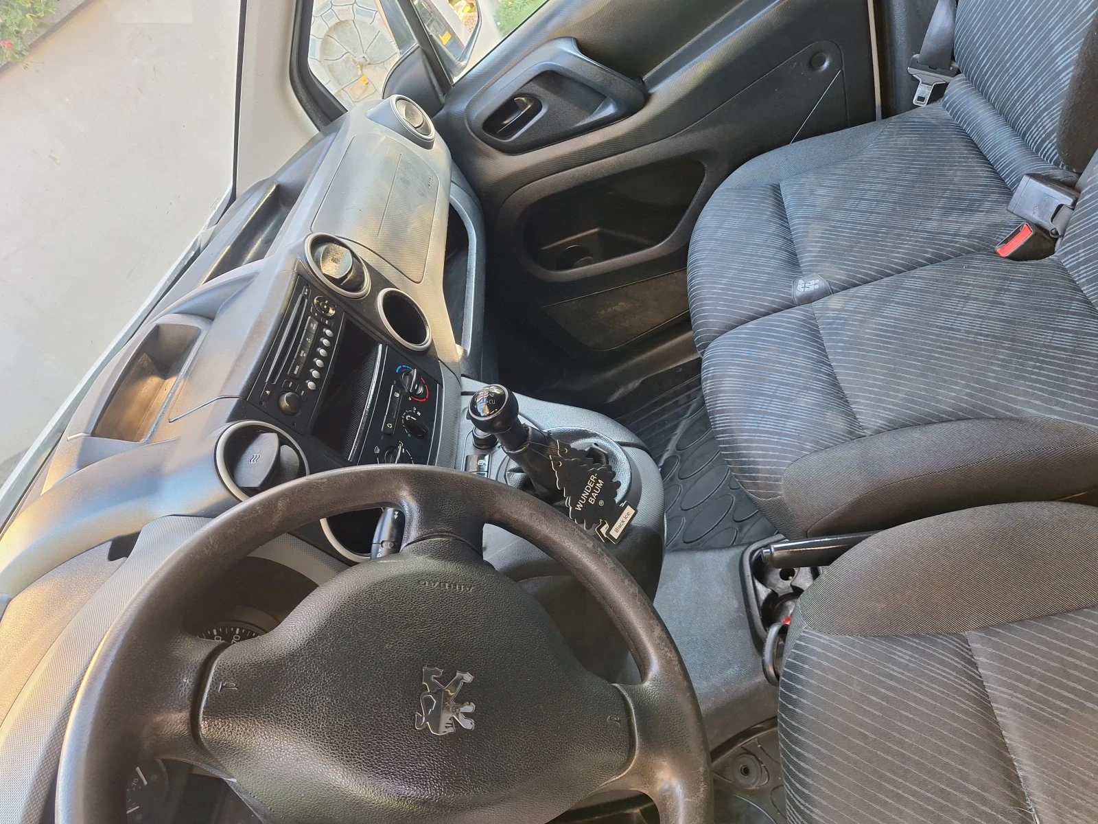 Peugeot Partner 1.6 HDI-75, снимка 16 - Автомобили и джипове - 56355758