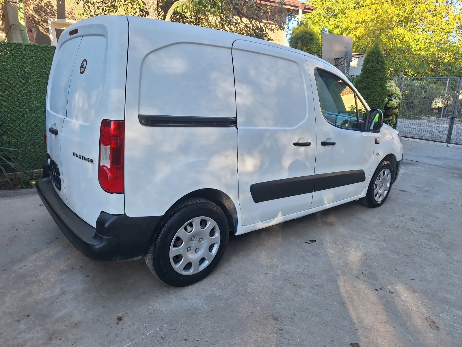 Peugeot Partner 1.6 HDI-75, снимка 3 - Автомобили и джипове - 56355758