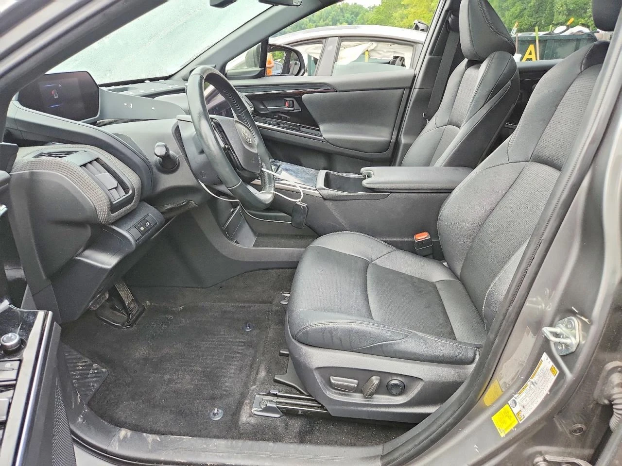 Toyota bZ4X, снимка 7 - Автомобили и джипове - 56613753
