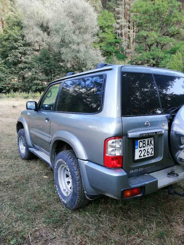 Nissan Patrol, снимка 5 - Автомобили и джипове - 52385812