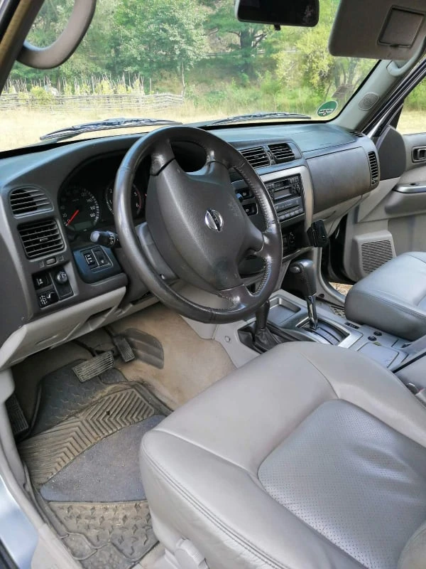 Nissan Patrol, снимка 7 - Автомобили и джипове - 52385812