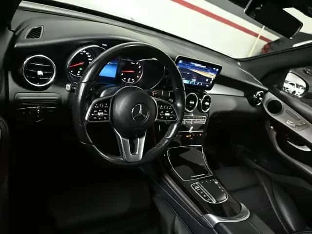 Mercedes-Benz GLC 300 * 4MATIC * 360  * KEYLESS * PANO * CARFAX, снимка 10 - Автомобили и джипове - 53535982