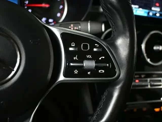 Mercedes-Benz GLC 300 * 4MATIC * 360  * KEYLESS * PANO * CARFAX, снимка 15 - Автомобили и джипове - 53535982