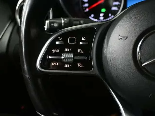 Mercedes-Benz GLC 300 * 4MATIC * 360  * KEYLESS * PANO * CARFAX, снимка 14 - Автомобили и джипове - 53535982