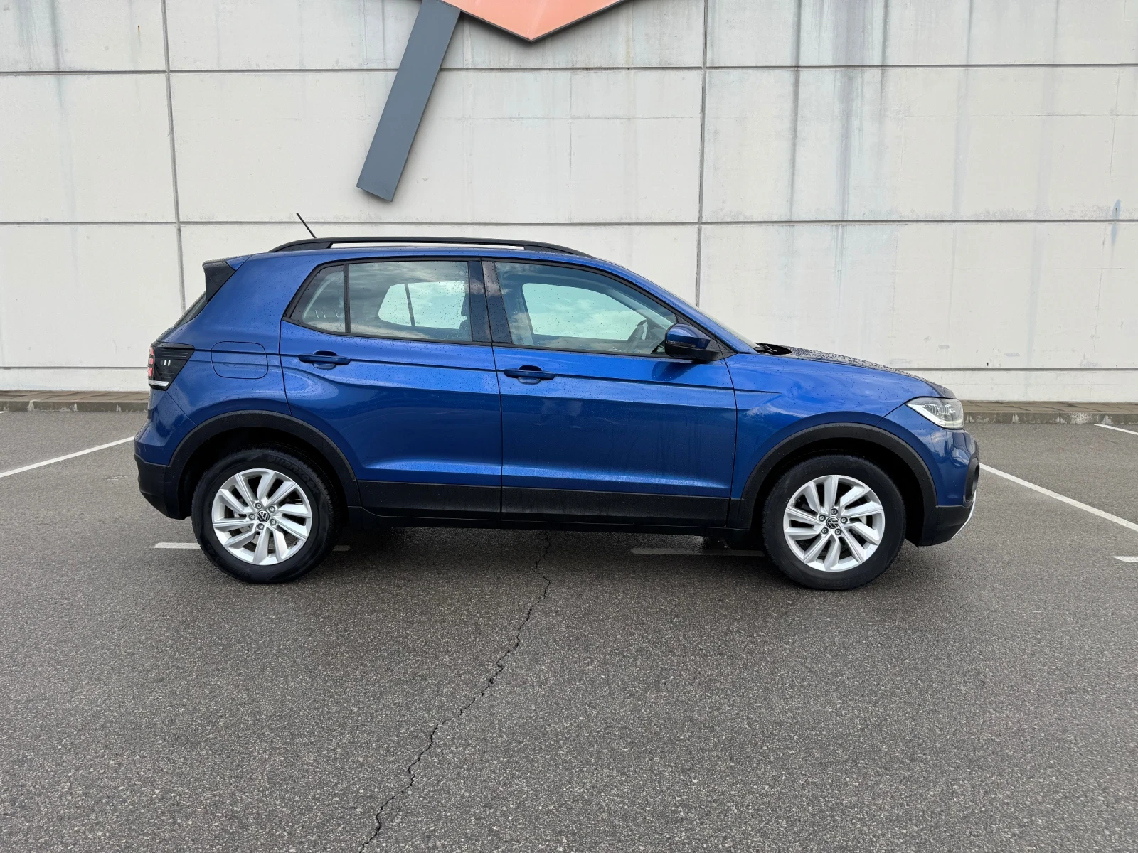 VW T-Cross Автоматик 17000км Фул Лед Внос Германия - изображение 4