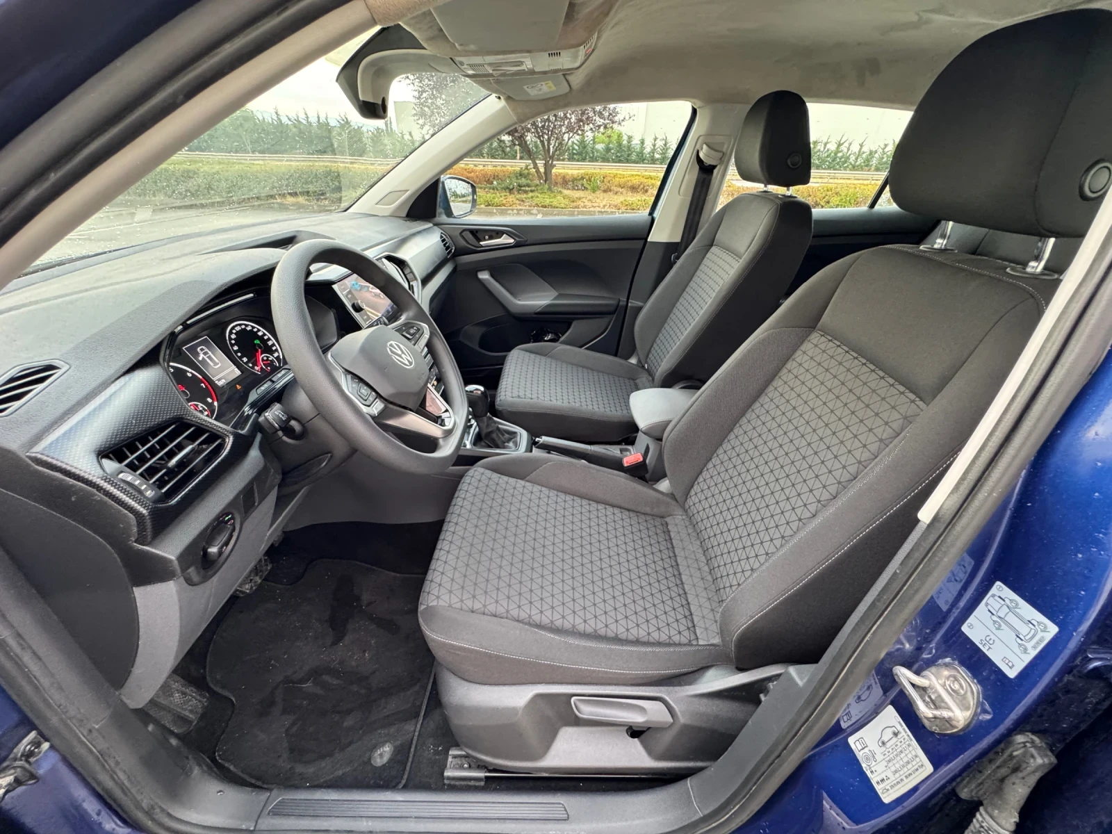 VW T-Cross Автоматик 17000км Фул Лед Внос Германия - изображение 9