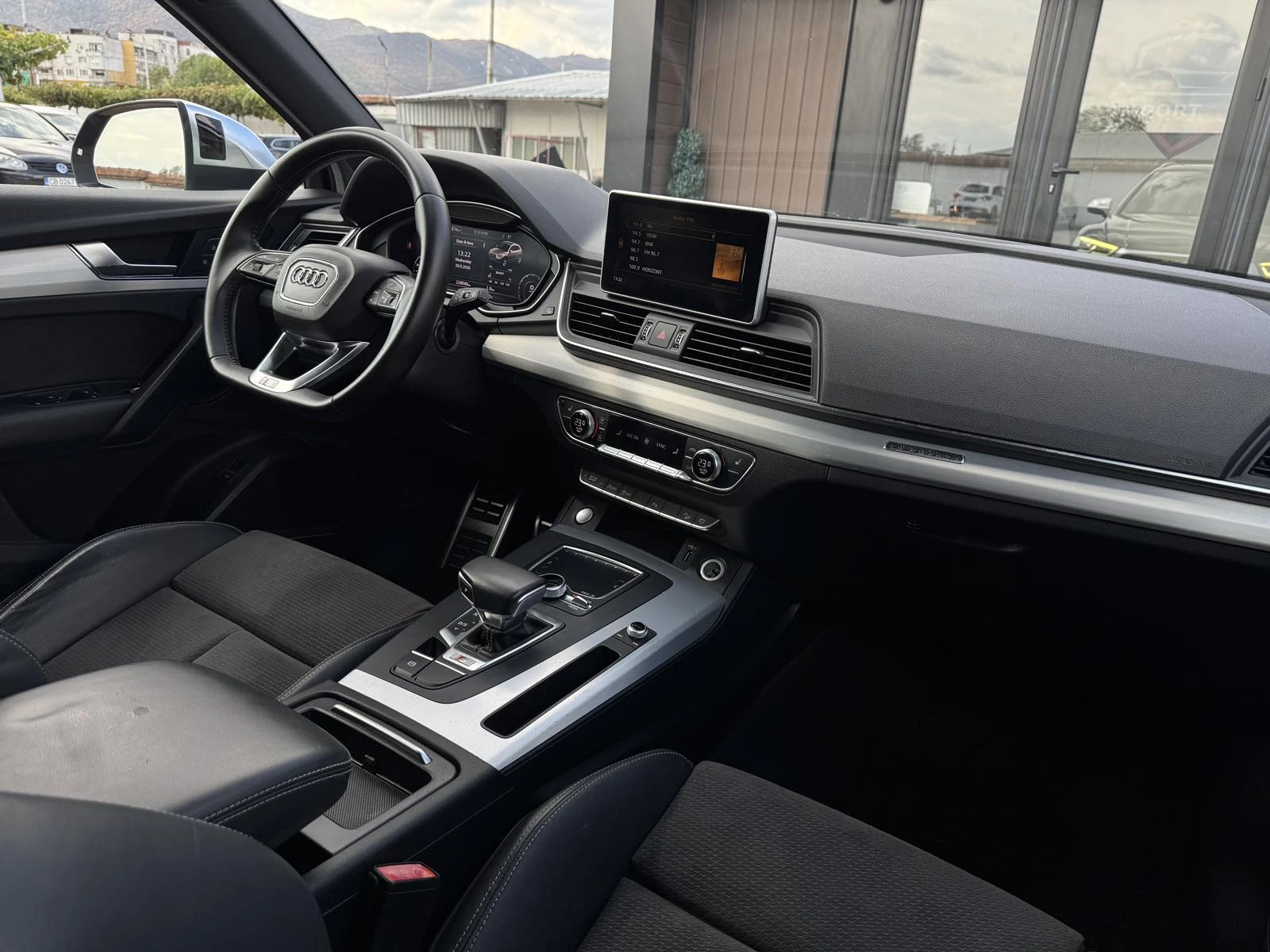 Audi SQ5 3.0TFSI* B&O* QUATTRO, снимка 9 - Автомобили и джипове - 53035154