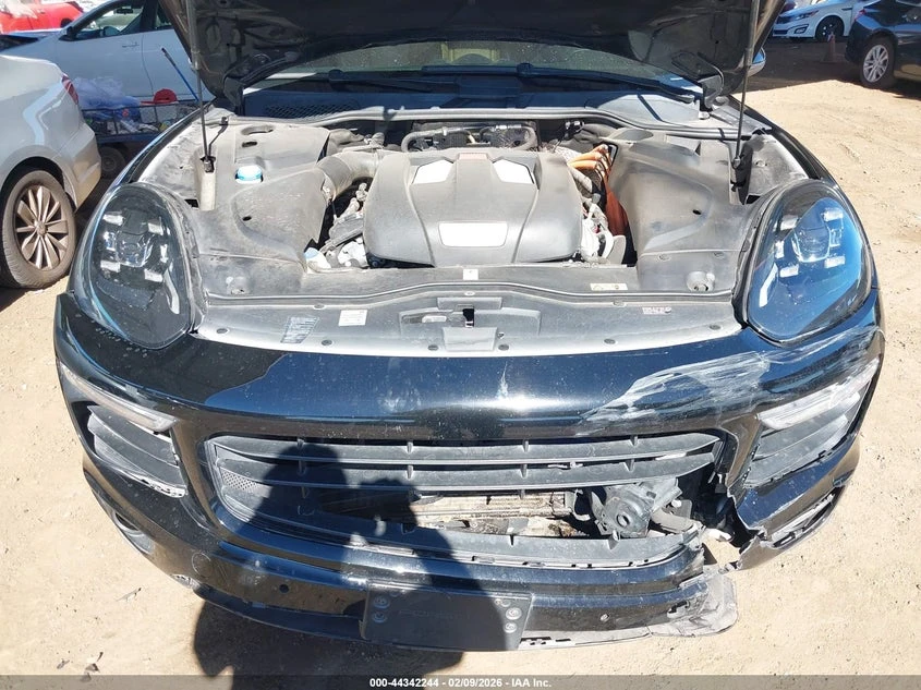 Porsche Cayenne 3.0l E-Hybrid S, снимка 10 - Автомобили и джипове - 53932702