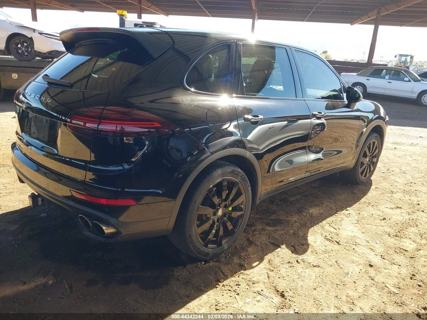 Porsche Cayenne 3.0l E-Hybrid S, снимка 4 - Автомобили и джипове - 53932702