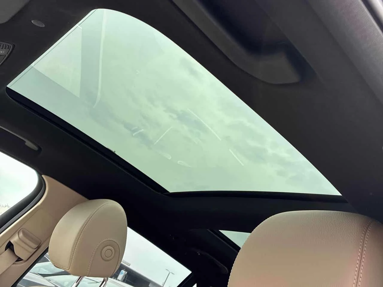 Mercedes-Benz GLC 300 ПАНОРАМА/ПРЕДСТАВИТЕЛСТВО НА MERCEDES, снимка 10 - Автомобили и джипове - 54061956