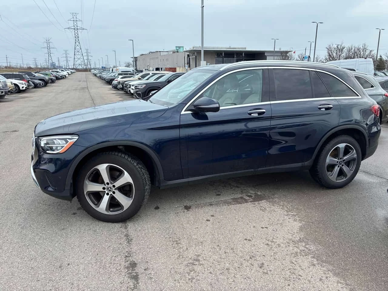 Mercedes-Benz GLC 300 ПАНОРАМА/ПРЕДСТАВИТЕЛСТВО НА MERCEDES, снимка 3 - Автомобили и джипове - 54061956