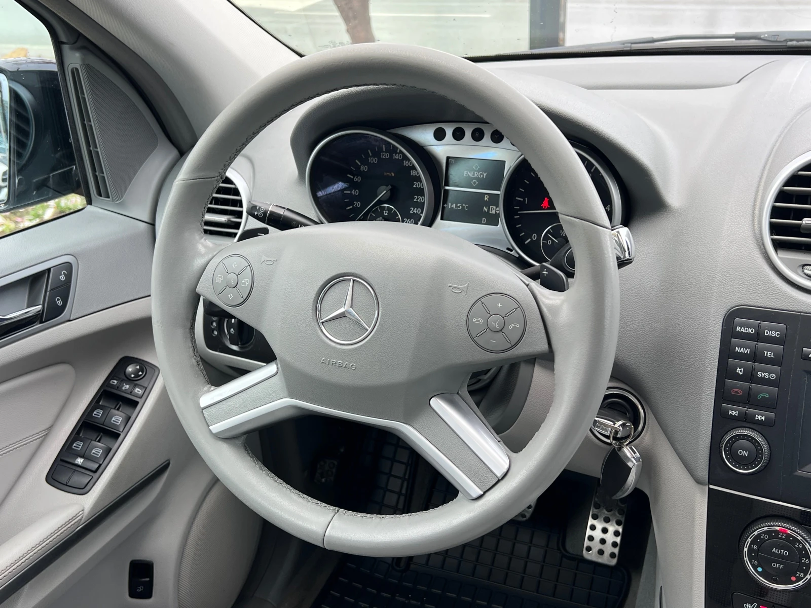 Mercedes-Benz ML 350 CDI, 4-MATIC, AMG LINE, FACELIFT!, снимка 11 - Автомобили и джипове - 54070344