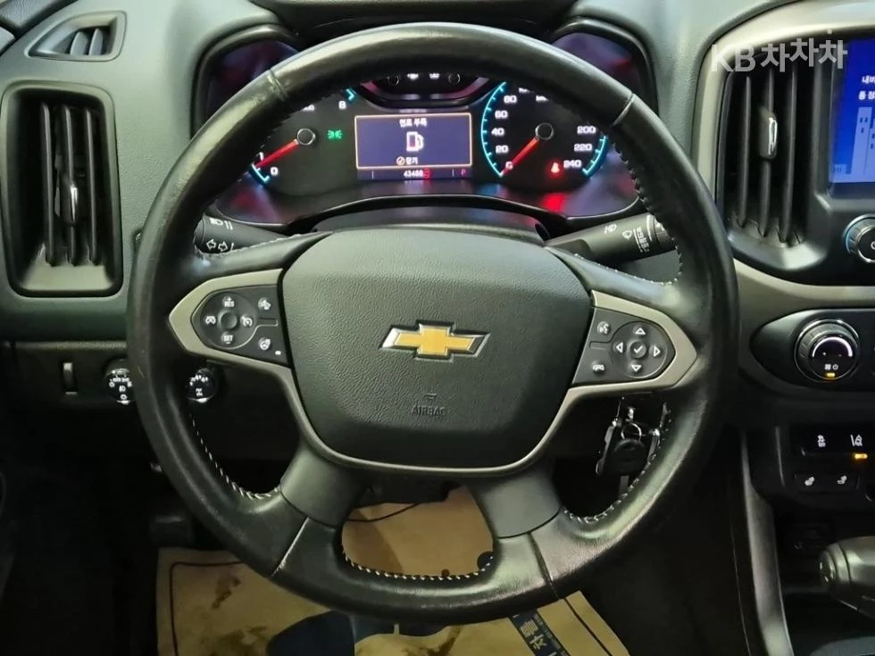 Chevrolet Colorado 3.6* V6 * 4x4 * Automatic, снимка 7 - Автомобили и джипове - 54868702