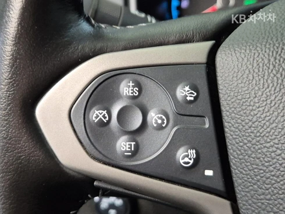 Chevrolet Colorado 3.6* V6 * 4x4 * Automatic, снимка 15 - Автомобили и джипове - 54868702