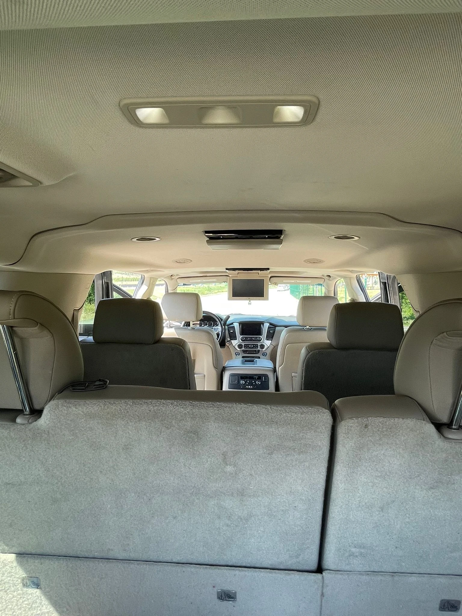 Gmc Yukon XL, снимка 13 - Автомобили и джипове - 54885342