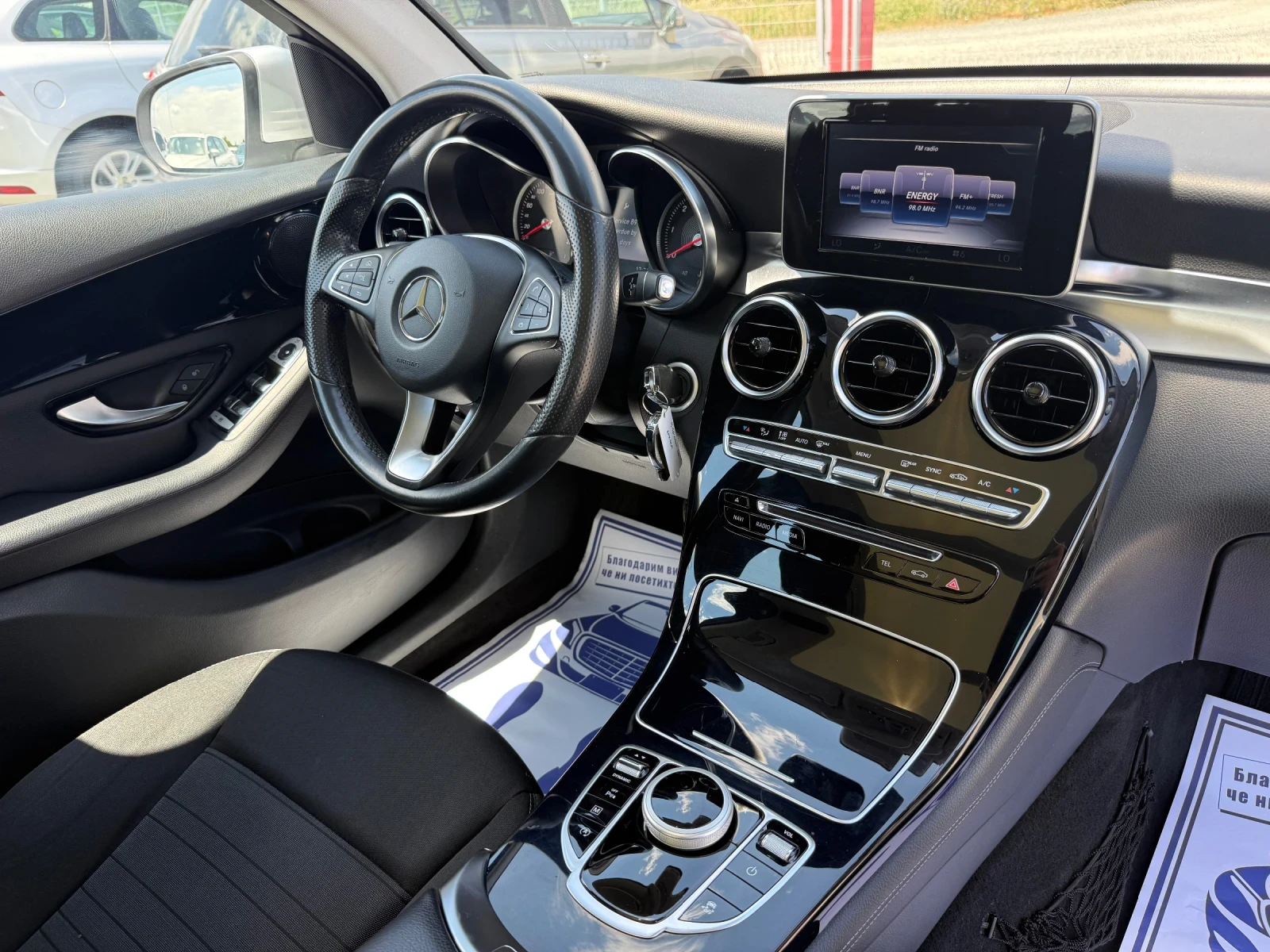 Mercedes-Benz GLC 250 (KATO НОВА)^(4-MATIC), снимка 16 - Автомобили и джипове - 54952787