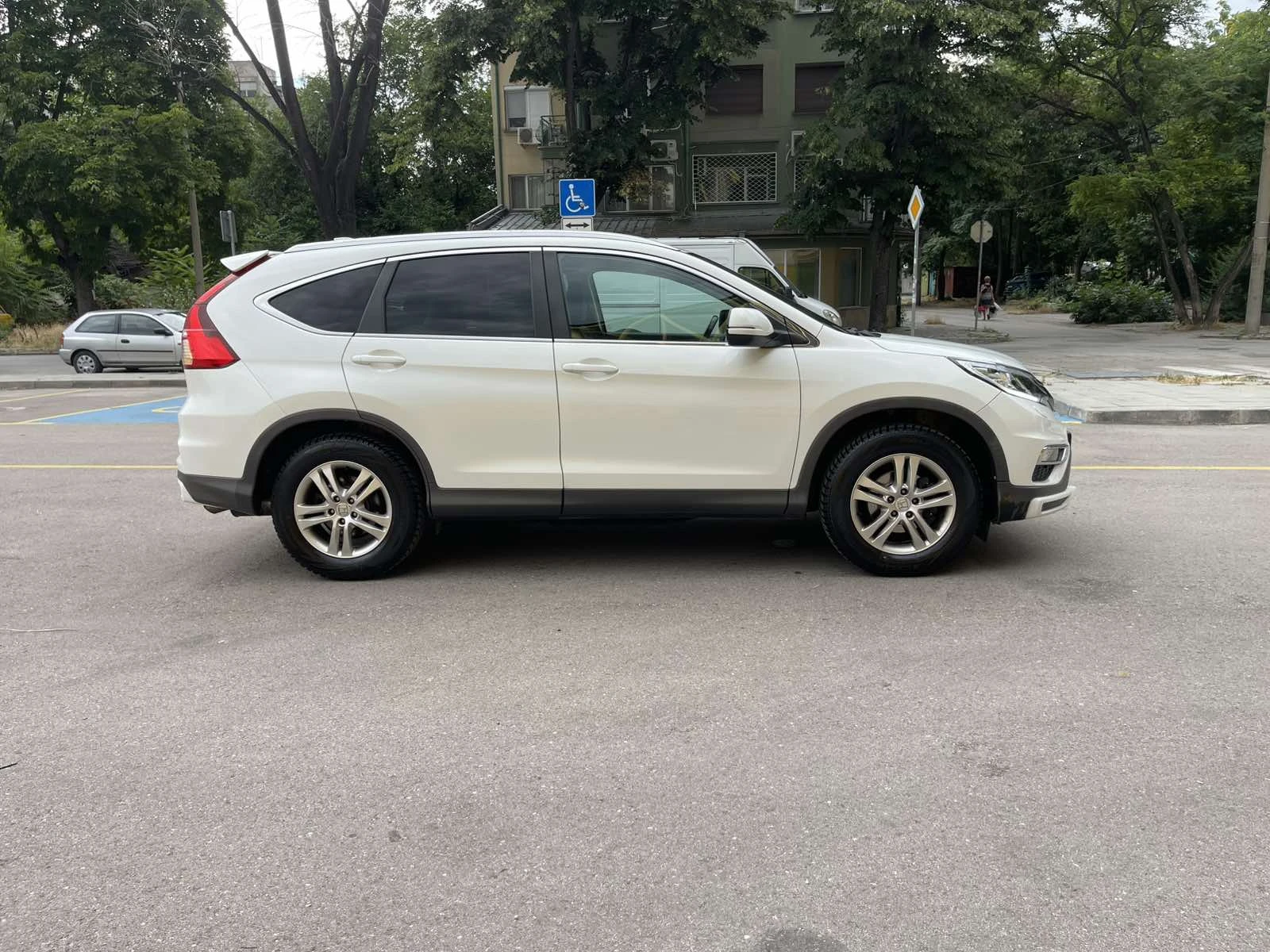 Honda Cr-v Executive 2.0 i-VTEC 4х4 AWD НАПЪЛНО ОБСЛУЖЕНА, снимка 5 - Автомобили и джипове - 55215621
