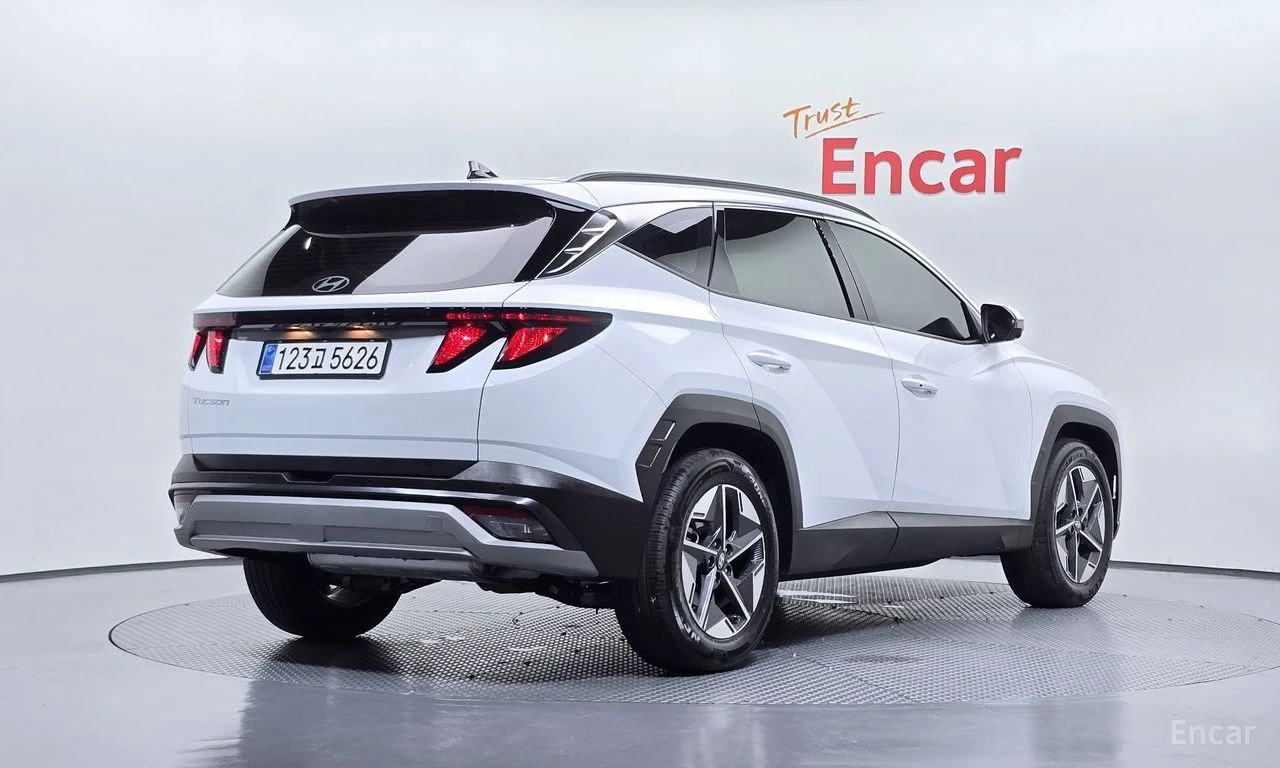 Hyundai Tucson PREMIUM* ОБДУХВАНЕ* ДИСТРОНИК* 360КАМЕРА* LANE* AS, снимка 2 - Автомобили и джипове - 55606149