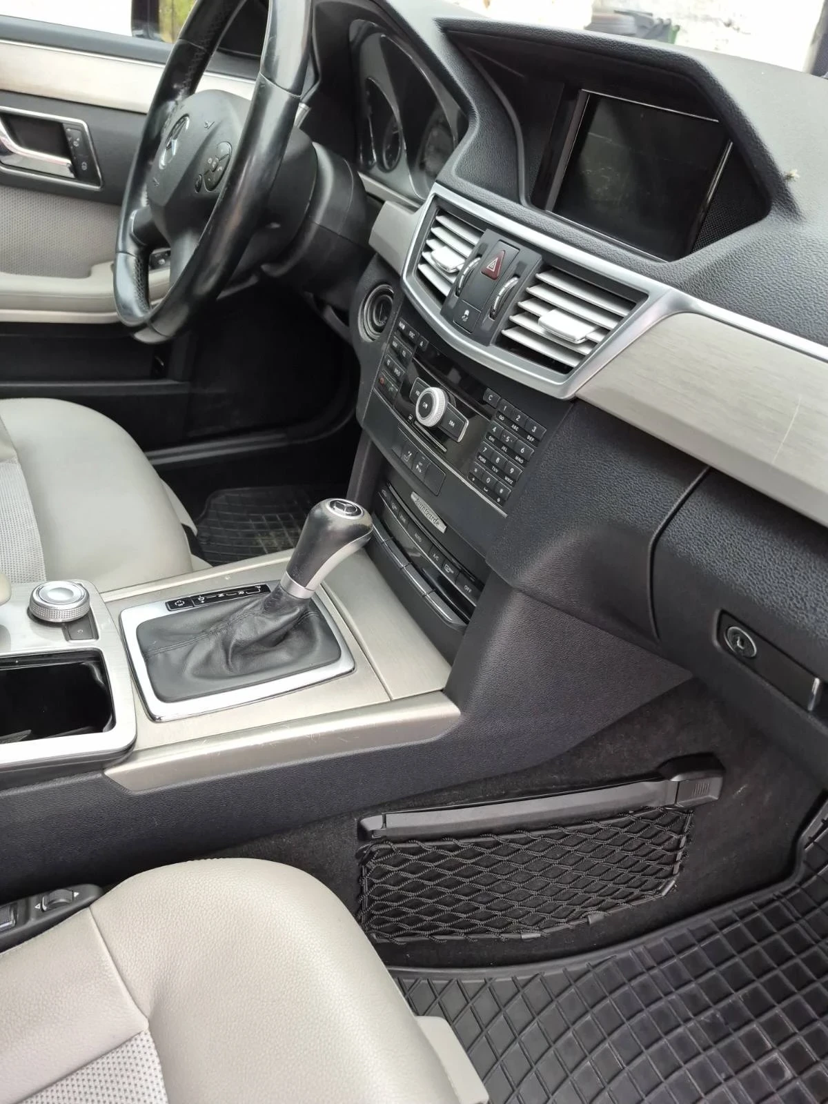Mercedes-Benz E 250, снимка 13 - Автомобили и джипове - 56464266