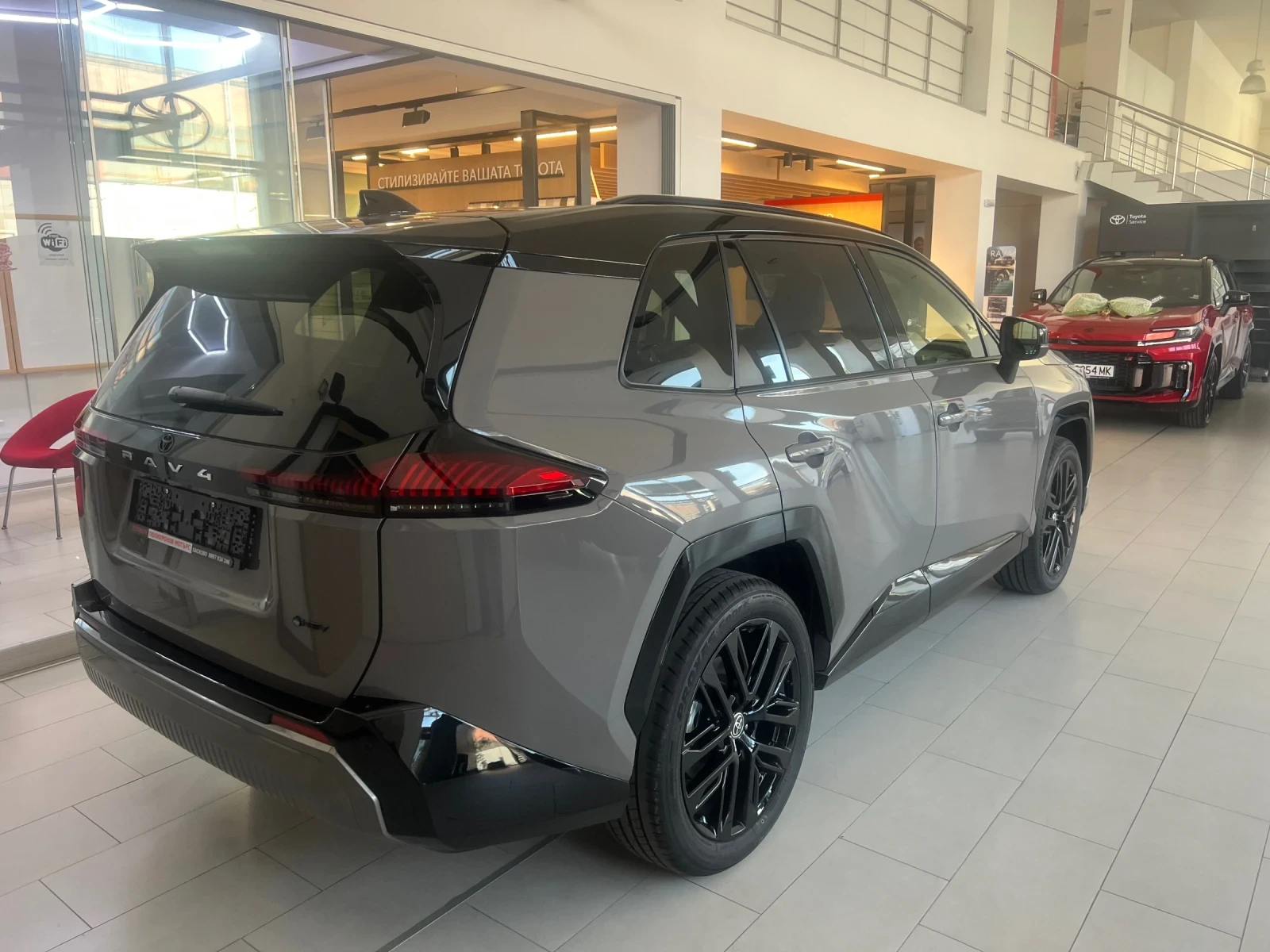 Toyota Rav4 Style HEV, снимка 4 - Автомобили и джипове - 56599275