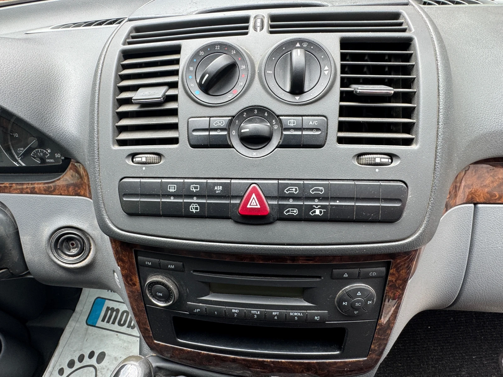 Mercedes-Benz Vito 2.2 CDI ТОП Състояние Климатик 6 скорости, снимка 10 - Бусове и автобуси - 55936756