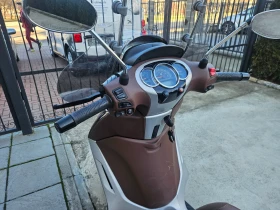 Piaggio Beverly 300ie, ABS-ASR, 2018г., снимка 11