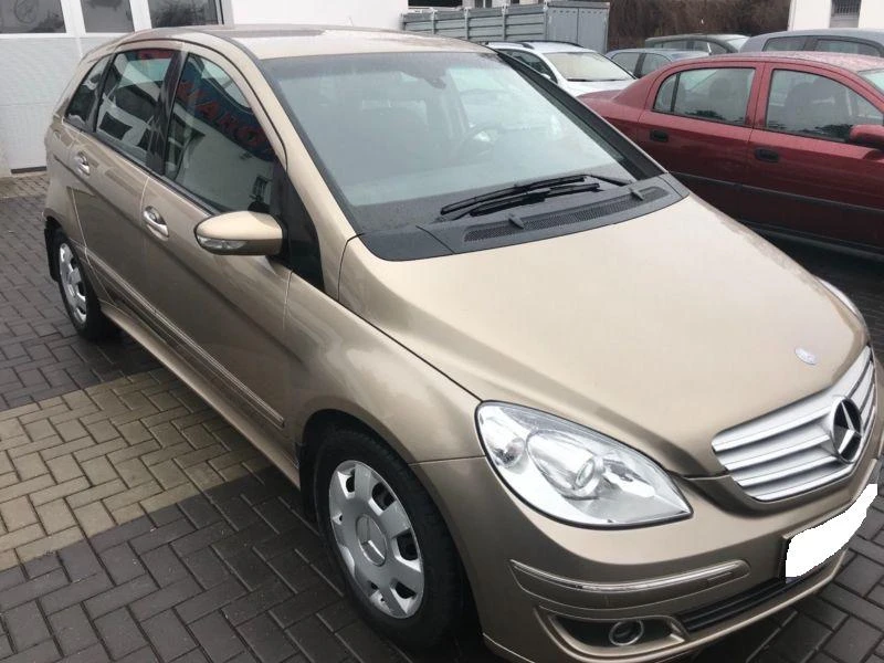 Охладителна система за Mercedes-Benz B 180, снимка 3 - Части - 49501869