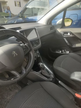 Peugeot 208 Седан , снимка 11
