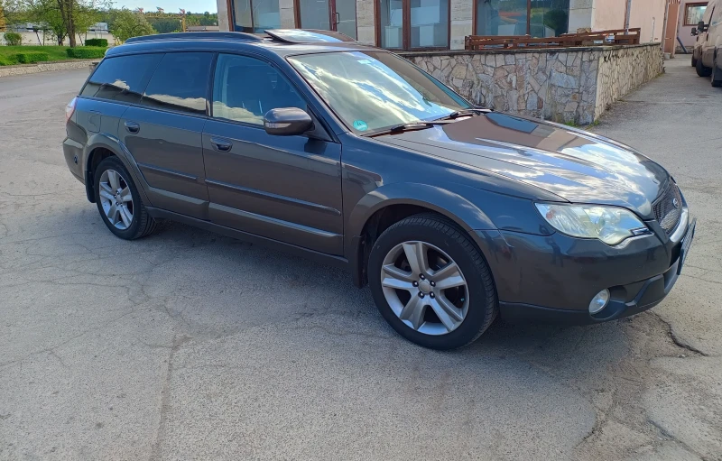 Subaru Outback, снимка 4 - Автомобили и джипове - 47334520