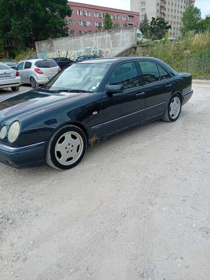 Mercedes-Benz E 290, снимка 8 - Автомобили и джипове - 51515877
