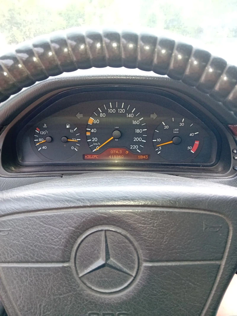 Mercedes-Benz E 290, снимка 10 - Автомобили и джипове - 51515877