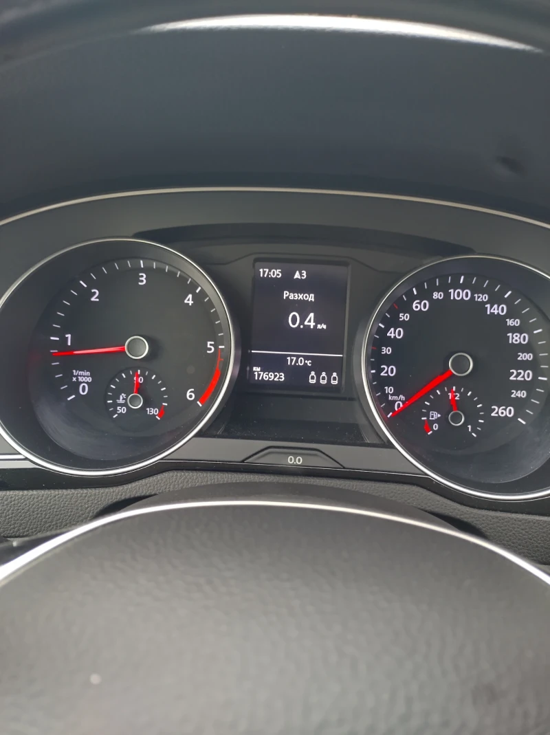 VW Passat, снимка 5 - Автомобили и джипове - 52441372