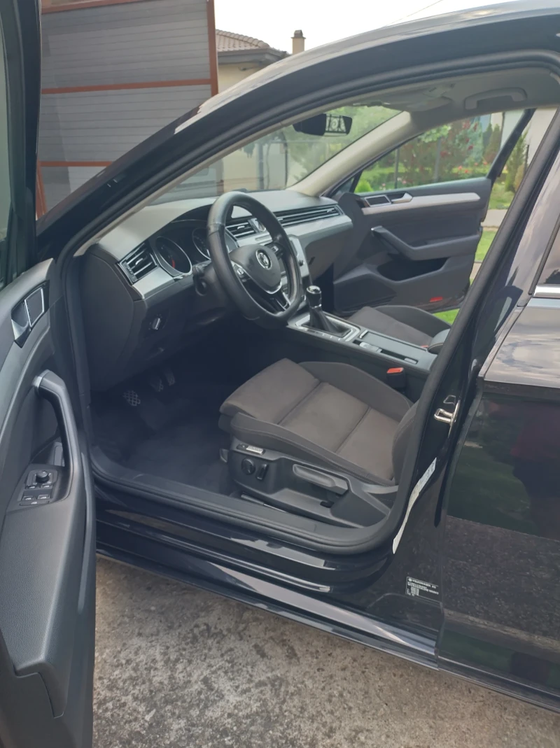VW Passat, снимка 11 - Автомобили и джипове - 52441372