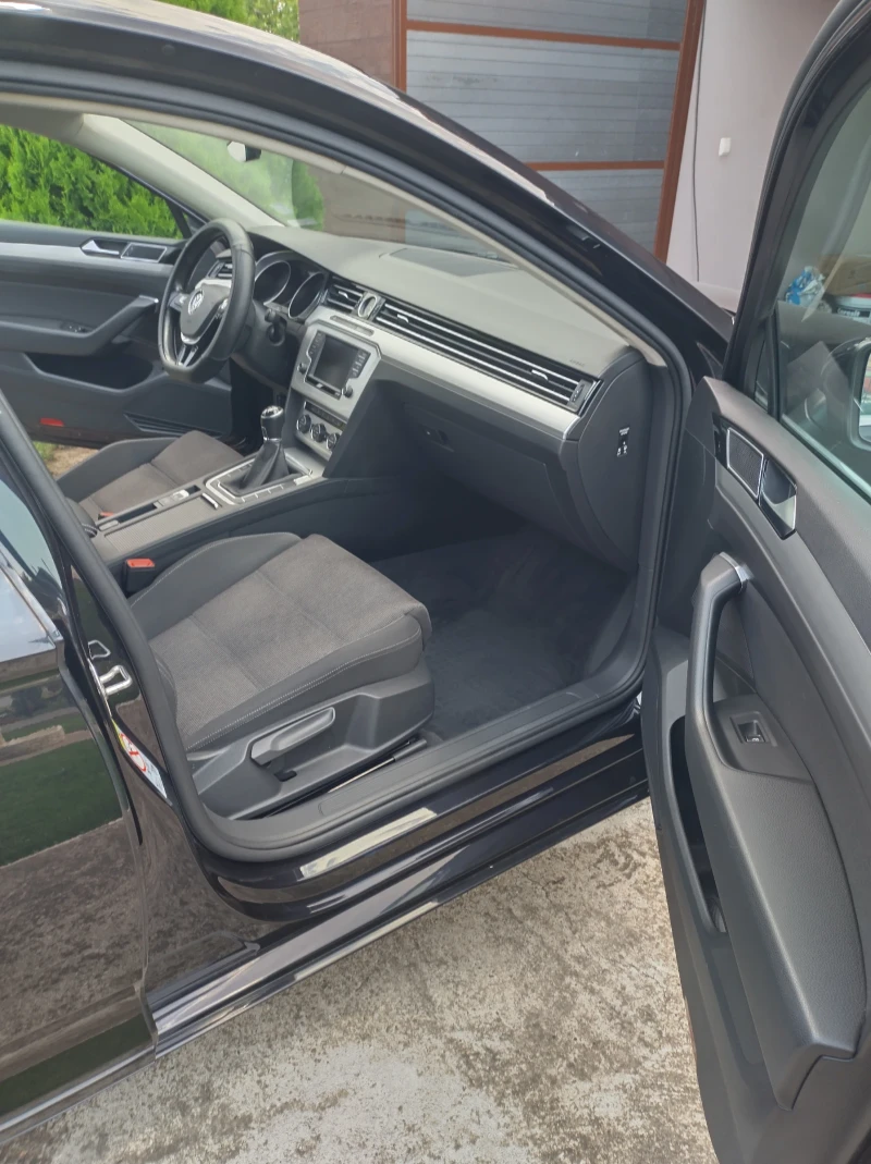 VW Passat, снимка 9 - Автомобили и джипове - 52441372