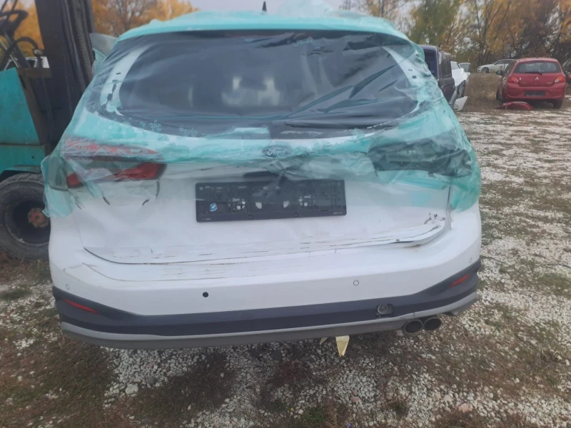 Ford Focus 1.0i, снимка 3 - Автомобили и джипове - 52089050