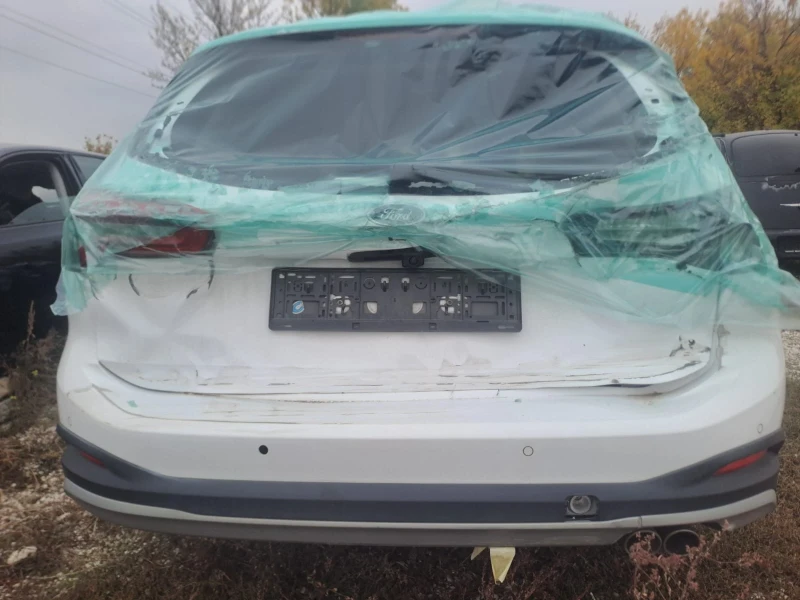 Ford Focus 1.0i, снимка 11 - Автомобили и джипове - 52089050