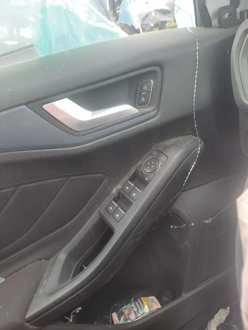 Ford Focus 1.0i, снимка 15 - Автомобили и джипове - 52089050