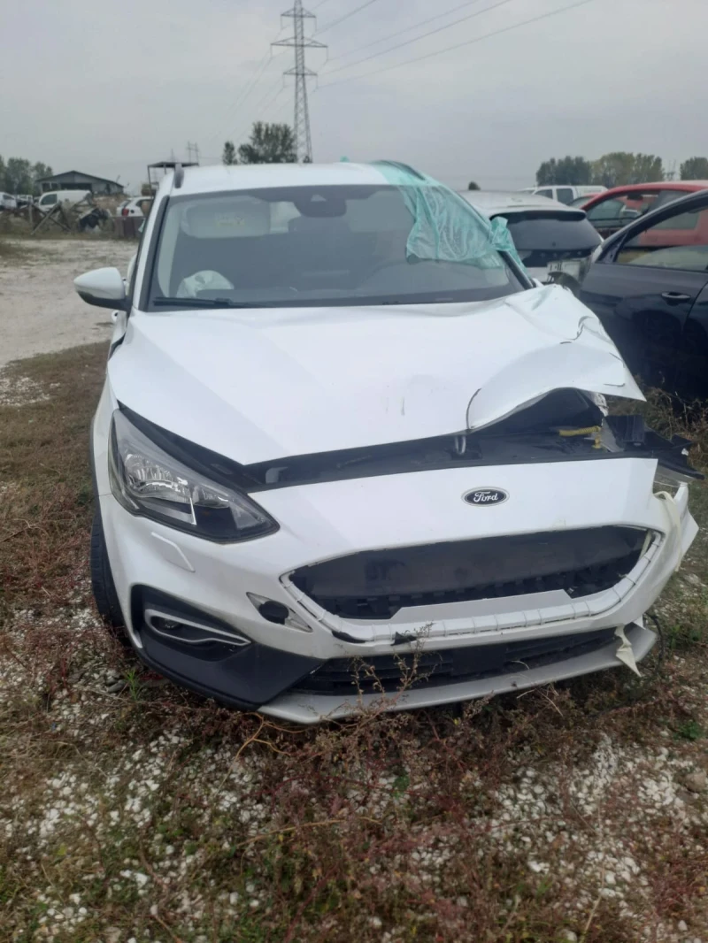 Ford Focus 1.0i, снимка 8 - Автомобили и джипове - 52089050