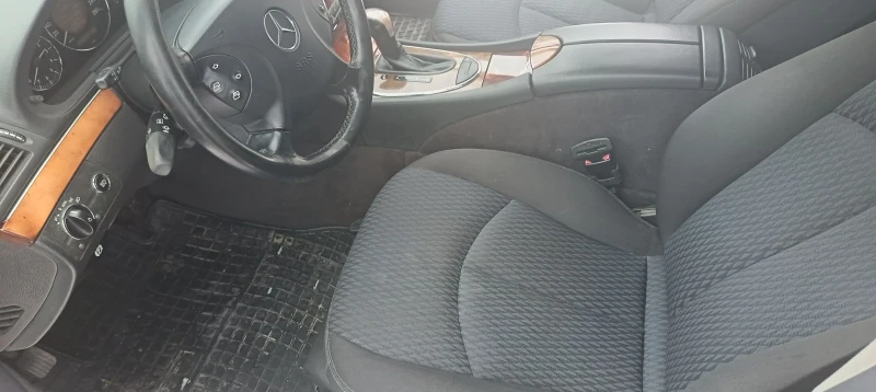 Mercedes-Benz E 320, снимка 15 - Автомобили и джипове - 53354152
