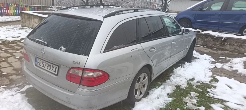 Mercedes-Benz E 320, снимка 3 - Автомобили и джипове - 53354152