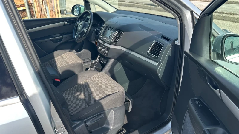 VW Sharan 2.0TDI 6+ 1, снимка 13 - Автомобили и джипове - 53405935