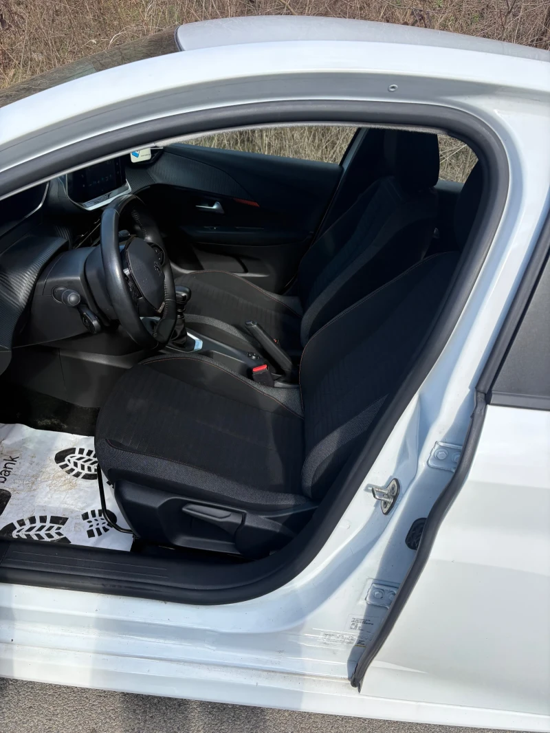 Peugeot 208 1.5 BLUE HDI EURO6 96000KM!, снимка 10 - Автомобили и джипове - 53584233