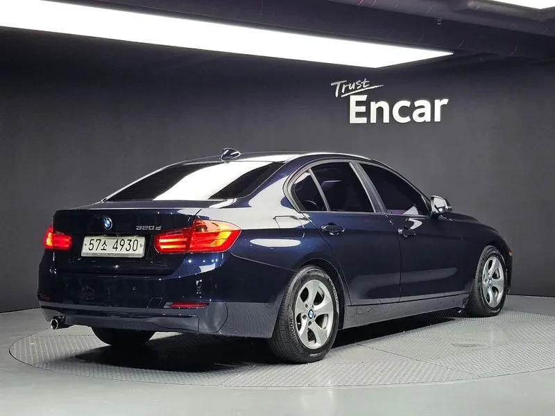 BMW 320 d Ed Edition, снимка 2 - Автомобили и джипове - 53030708