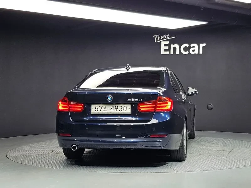 BMW 320 d Ed Edition, снимка 4 - Автомобили и джипове - 53030708