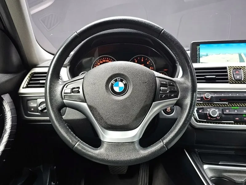 BMW 320 d Ed Edition, снимка 11 - Автомобили и джипове - 53030708