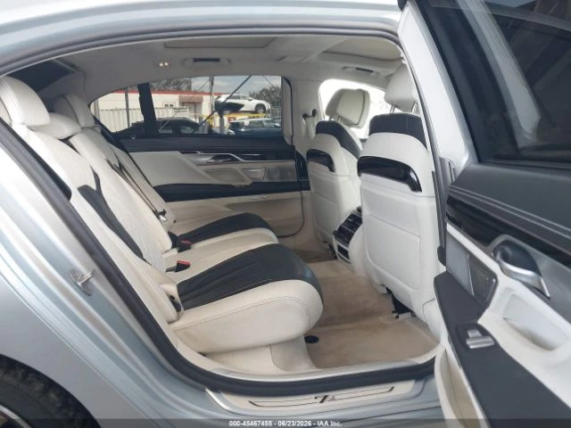 BMW 760 M-SPORT* XDRIVE* BOWERS&WILKINS* МАСАЖИ* PANO* FUL, снимка 8 - Автомобили и джипове - 55570841