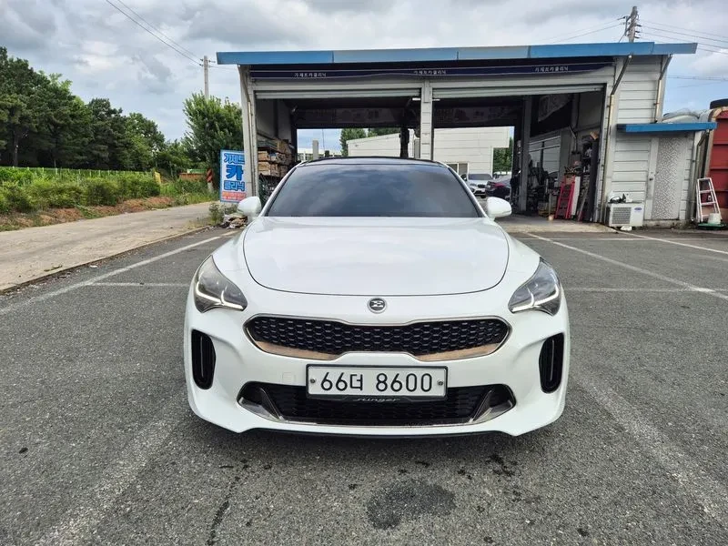 Kia Stinger 2.0 TURBO PRIME* 4X4* ПОДГРЕВ* ОБДУХВАНЕ* НАВИГАЦИ